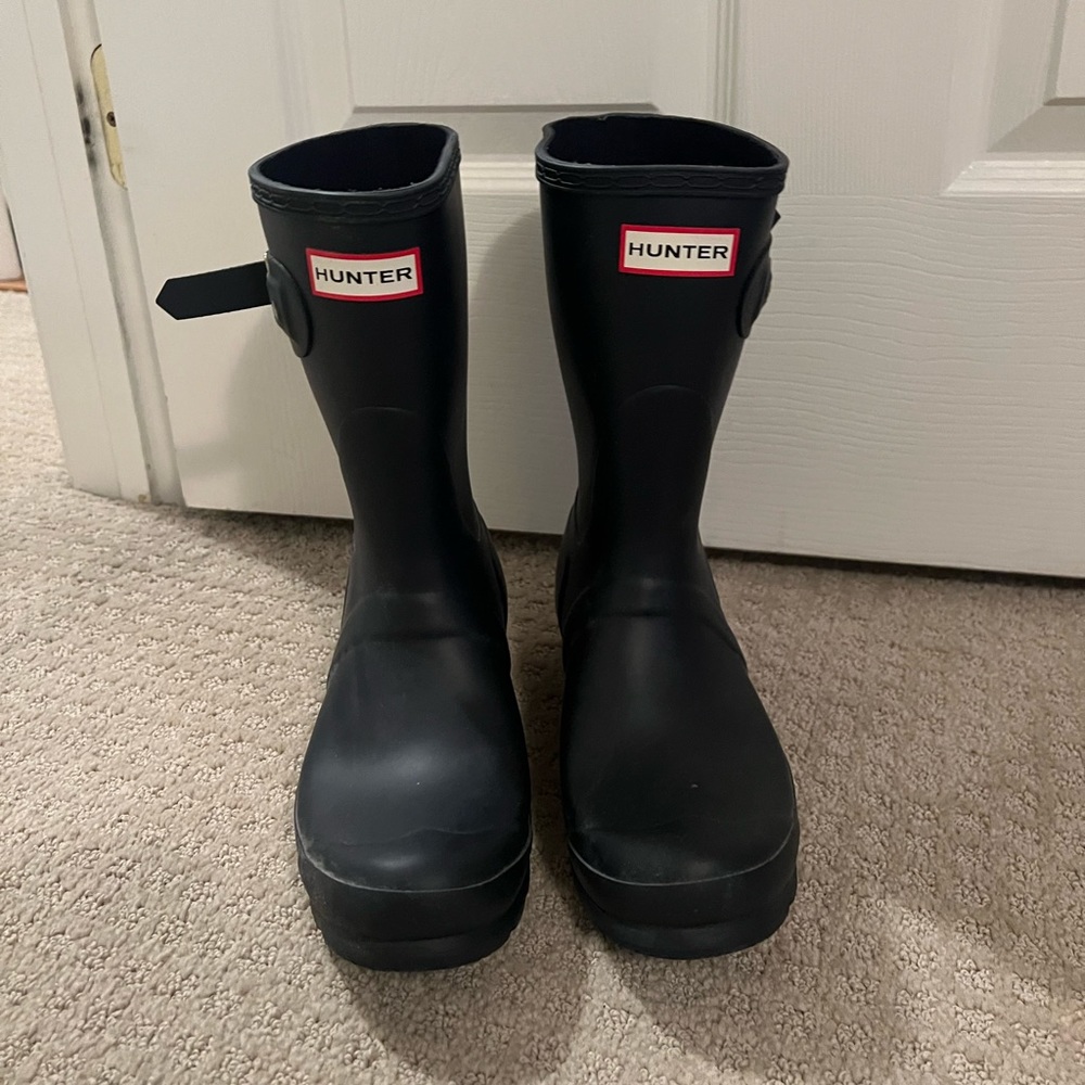 Hunter short rain boots navy